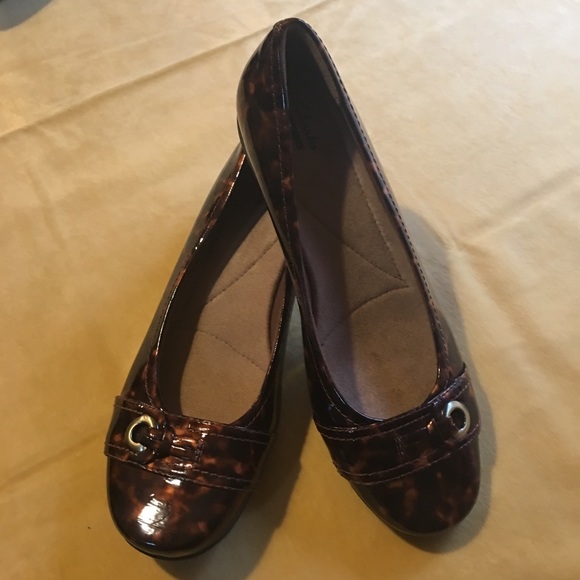 clarks leopard print flats